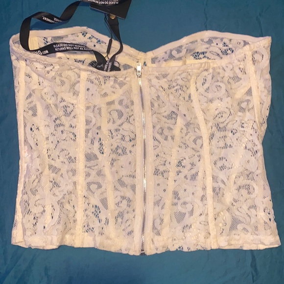 Lace Corset Top - Picture 3 of 4
